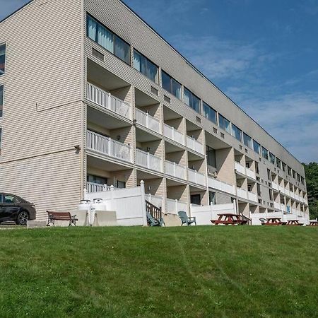 Cute Cedar Lodge Studio With Balcony & Lake Views! Laconia Eksteriør bilde