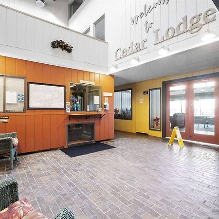 Cute Cedar Lodge Studio With Balcony & Lake Views! Laconia Eksteriør bilde